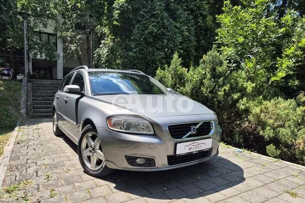 Volvo V50 — polovni automobil