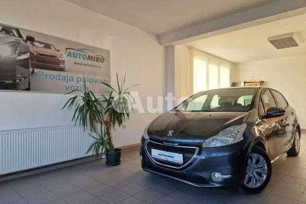 Peugeot 208 — polovni automobil