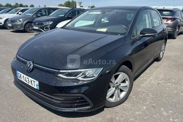 Volkswagen Golf 8 — polovni automobil
