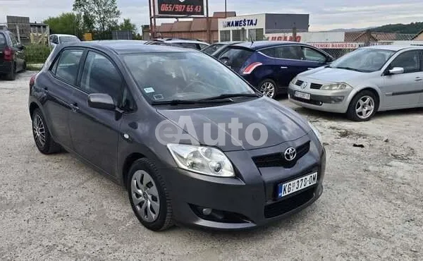 Toyota Auris — polovni automobil