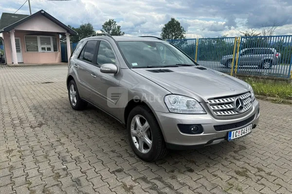 Mercedes Benz ML 320 — polovni automobil