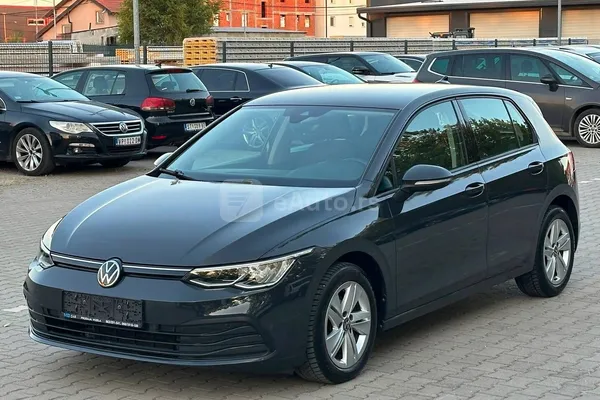 Volkswagen Golf 8 — polovni automobil