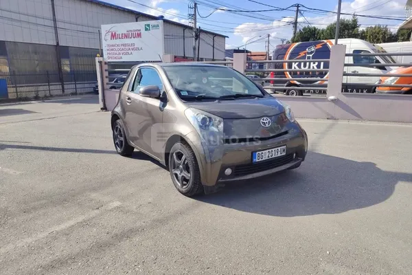 Toyota iQ — polovni automobil