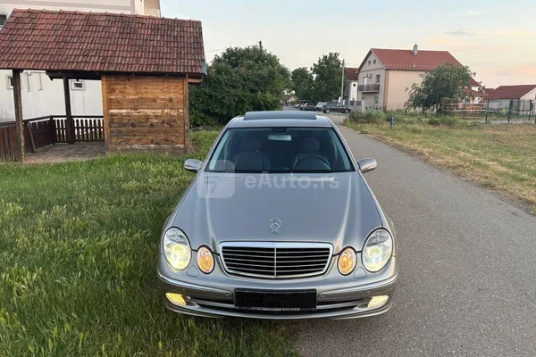Mercedes Benz E 200 — polovni automobil