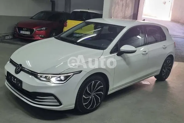 Volkswagen Golf 8 — polovni automobil
