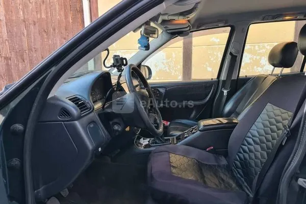 Mercedes Benz ML 270 — polovni automobil