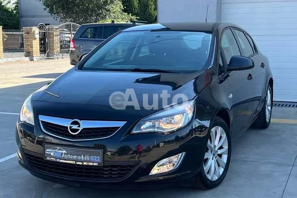 Opel Astra J — polovni automobil
