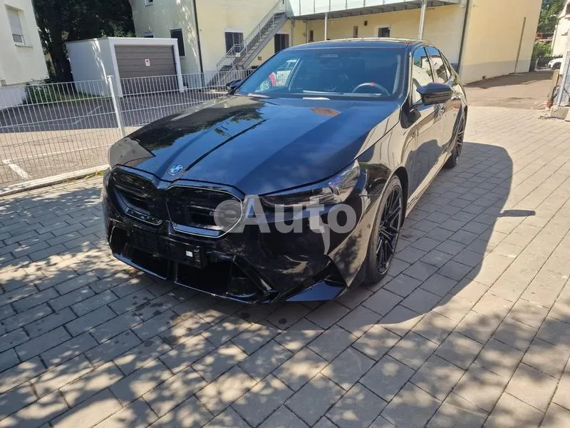 BMW M5 — polovni automobil