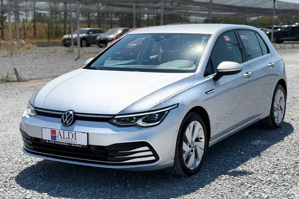 Volkswagen Golf 8 — polovni automobil
