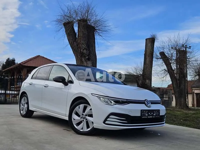 Volkswagen Golf 8 — polovni automobil