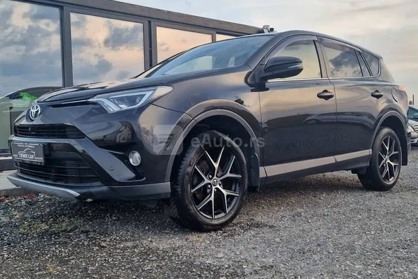 Toyota RAV 4 — polovni automobil