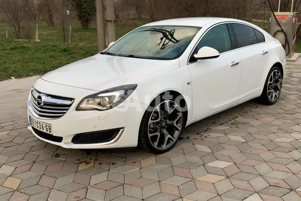 Opel Insignia — polovni automobil