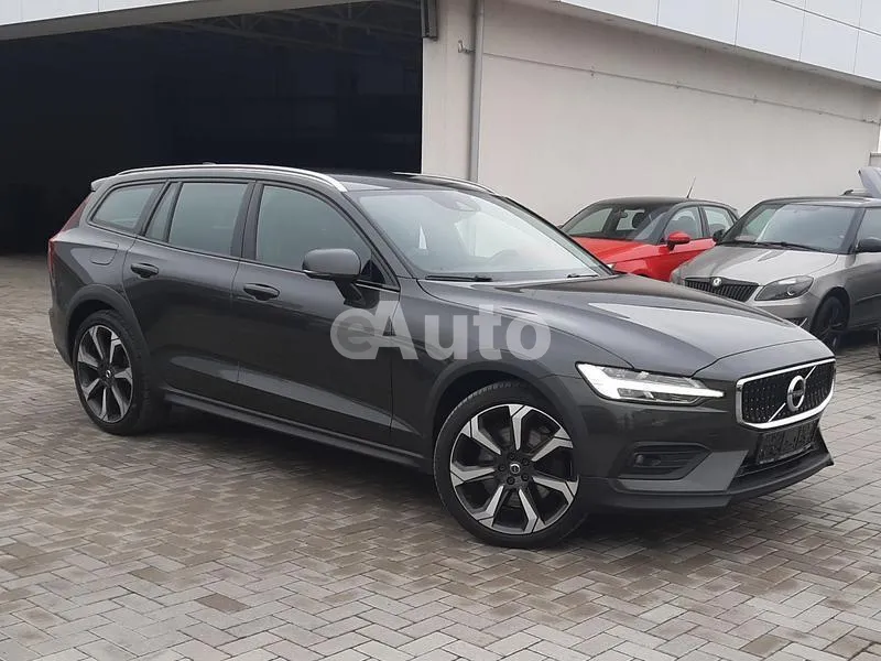 Volvo V60 Cross Country — polovni automobil