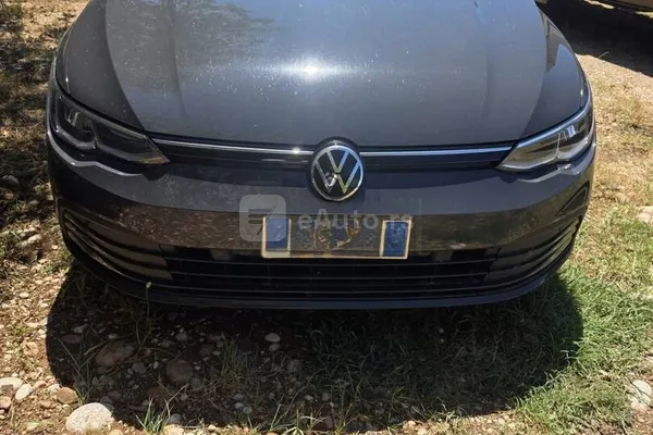 Volkswagen Golf 8 — polovni automobil