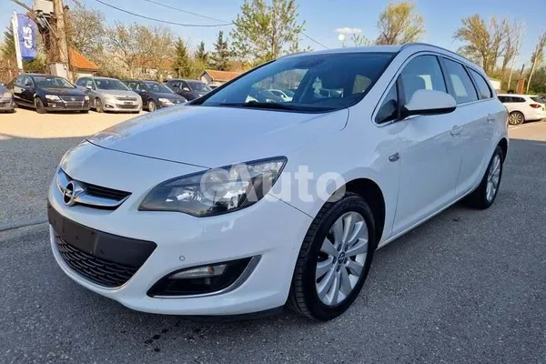 Opel Astra J — polovni automobil