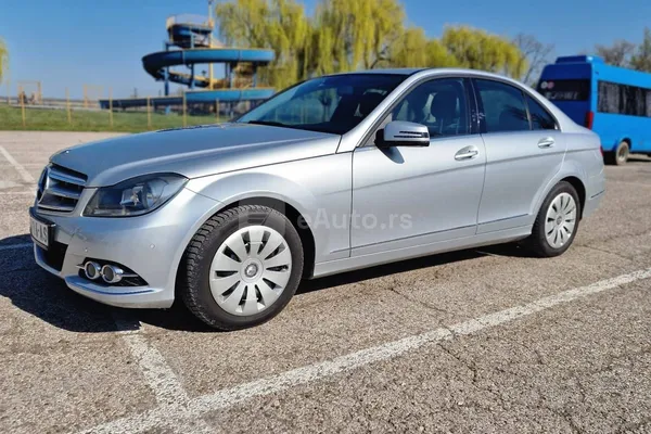Mercedes Benz C 220 — polovni automobil