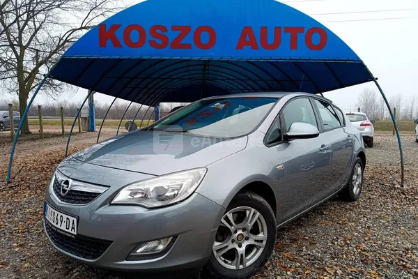 Opel Astra J — polovni automobil