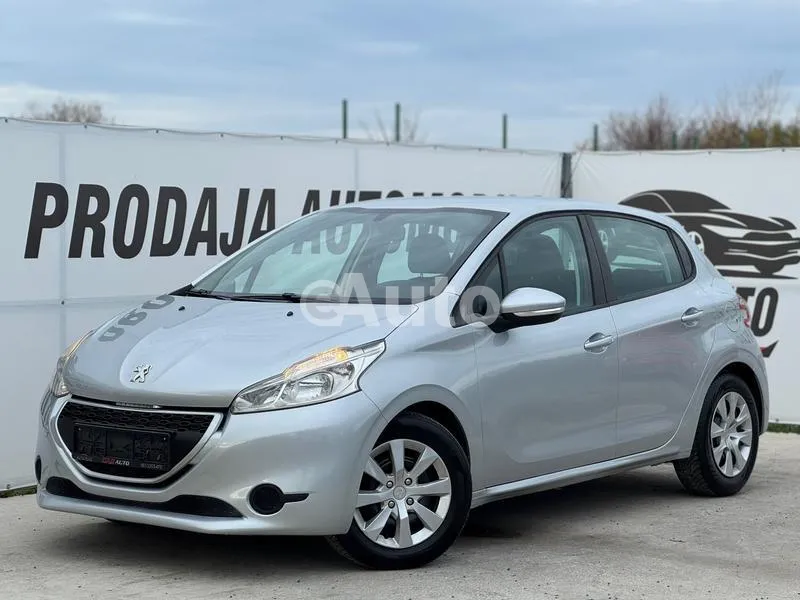 Peugeot 208 — polovni automobil