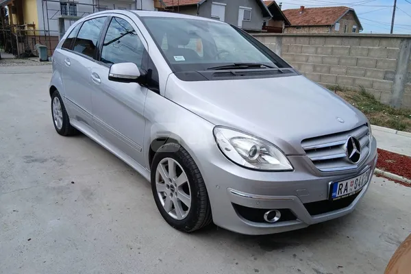 Mercedes Benz B 200 — polovni automobil