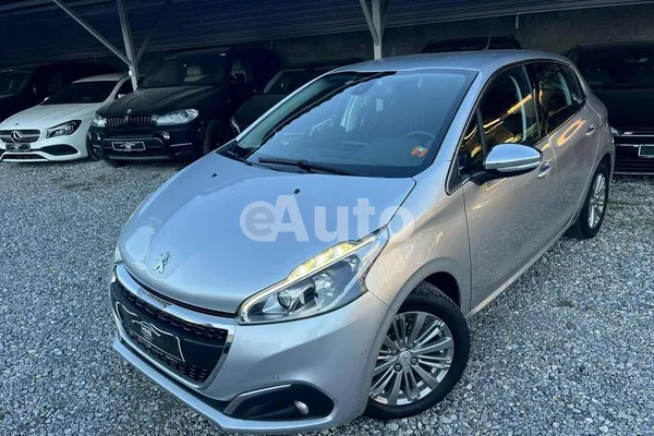 Peugeot 208 — polovni automobil