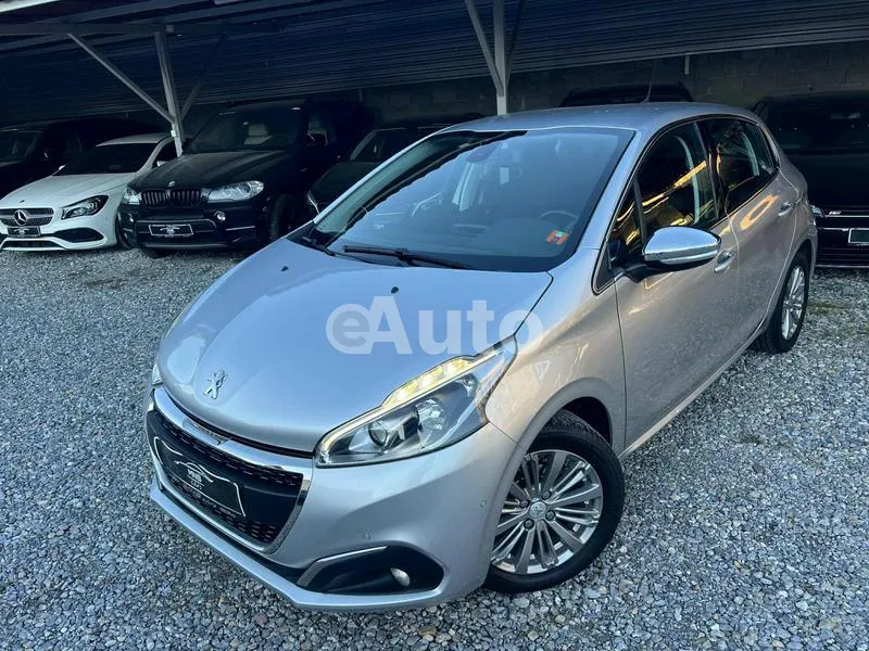 Peugeot 208 — polovni automobil