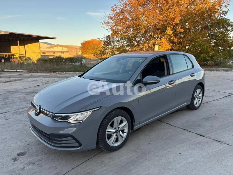 Volkswagen Golf 8 — polovni automobil