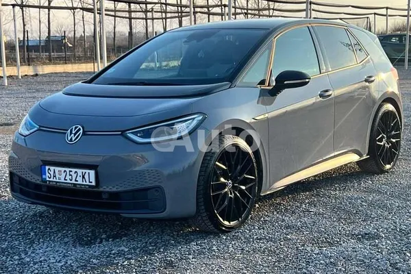 Volkswagen ID.3 — polovni automobil