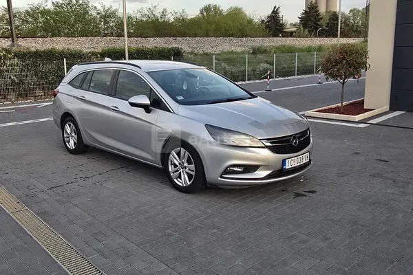 Opel Astra K — polovni automobil