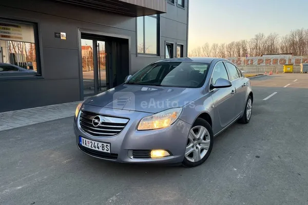 Opel Insignia — polovni automobil