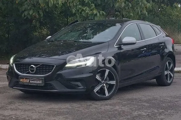 Volvo V40 — polovni automobil
