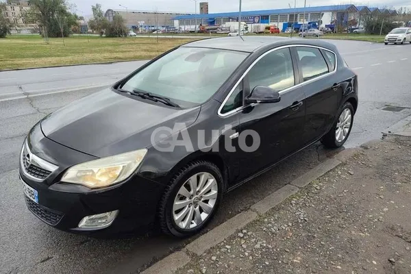 Opel Astra J — polovni automobil