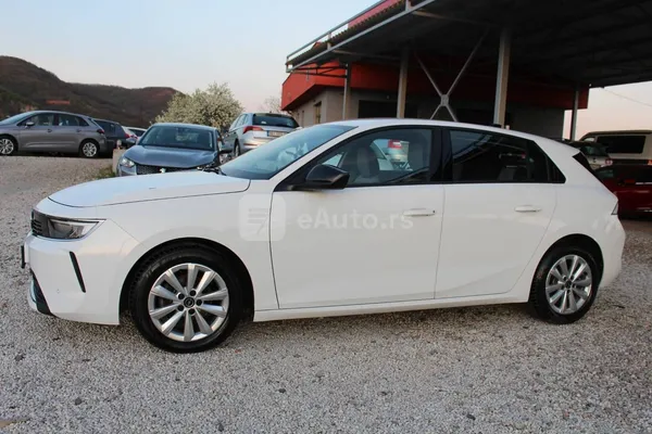 Opel Astra L — polovni automobil
