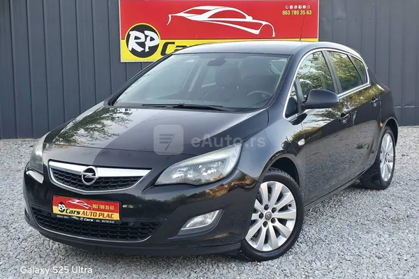 Opel Astra J — polovni automobil