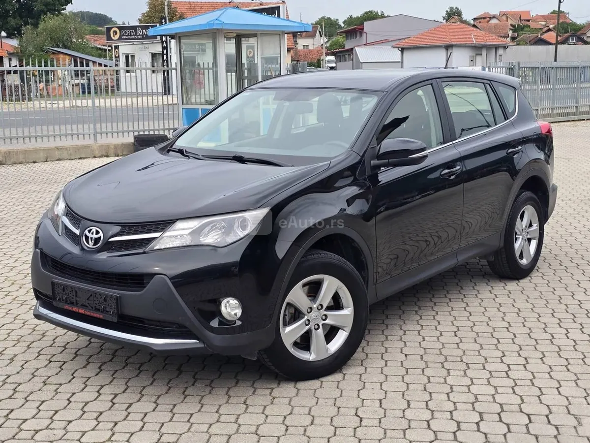 Toyota RAV 4 — polovni automobil