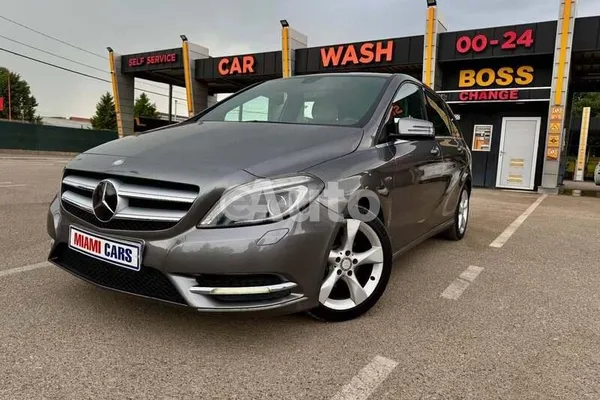 Mercedes Benz B 180 — polovni automobil