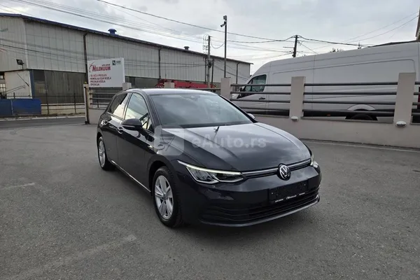 Volkswagen Golf 8 — polovni automobil