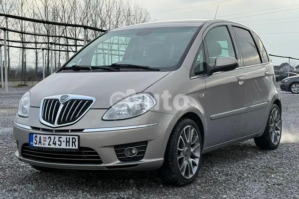 Lancia Musa — polovni automobil
