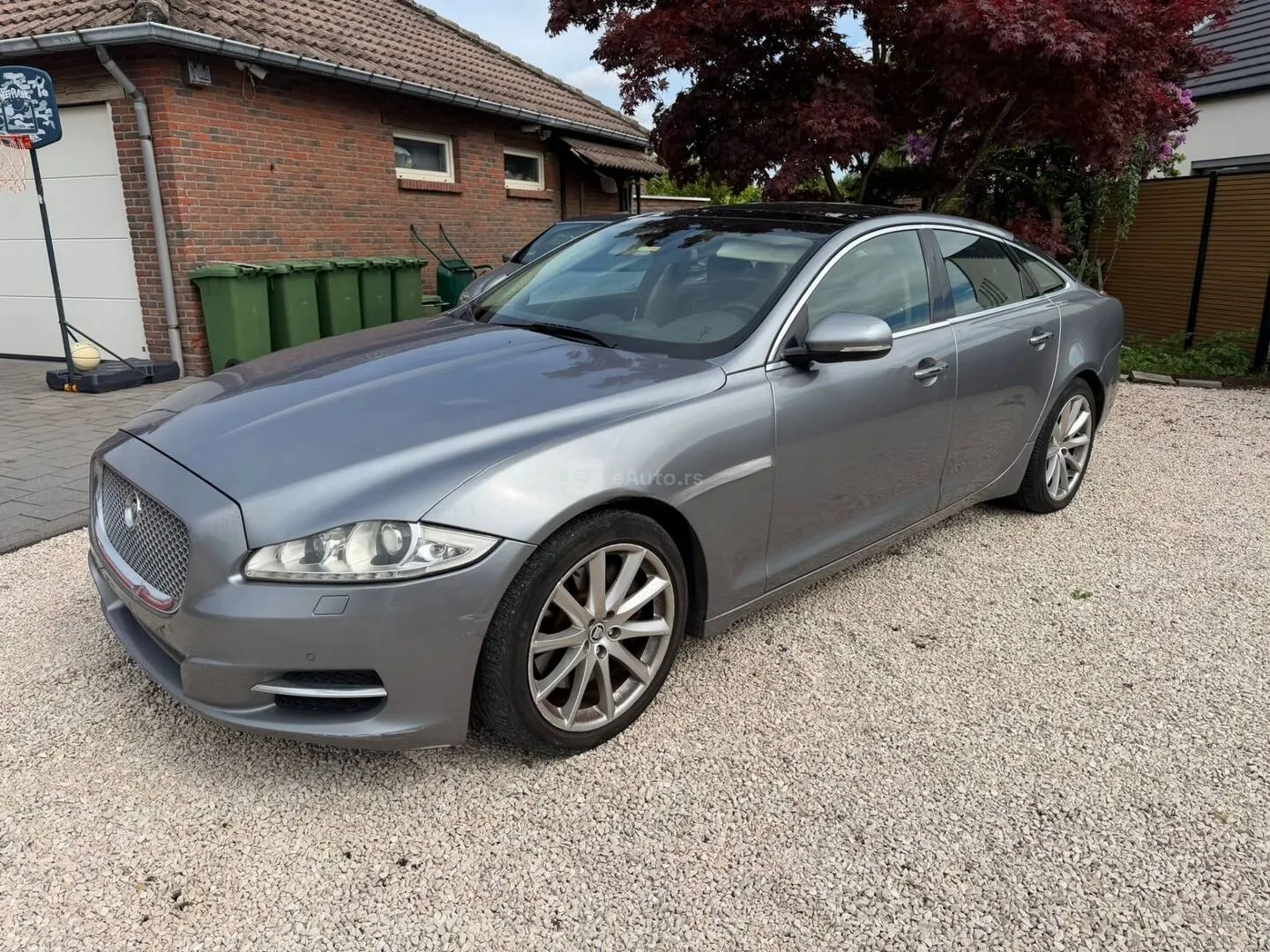 Jaguar XJ — polovni automobil