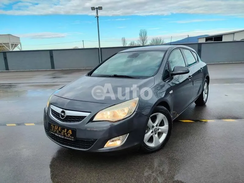 Opel Astra J — polovni automobil