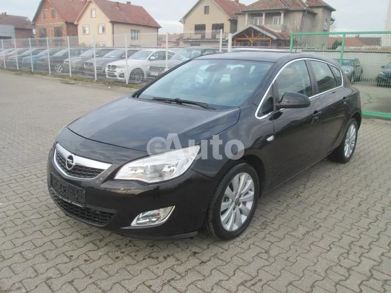 Opel Astra J — polovni automobil