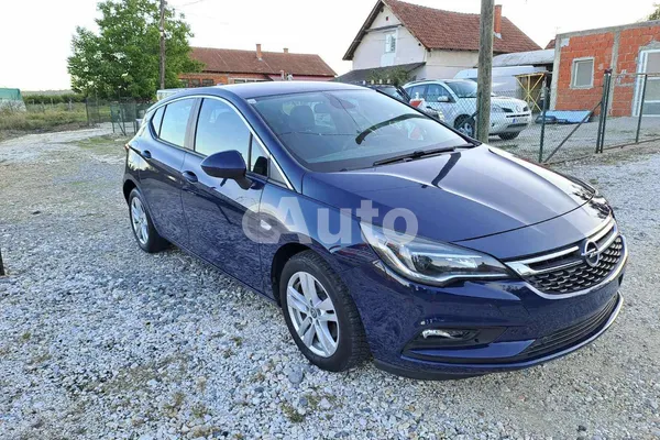Opel Astra K — polovni automobil