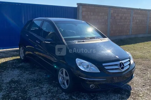 Mercedes Benz B 180 — polovni automobil