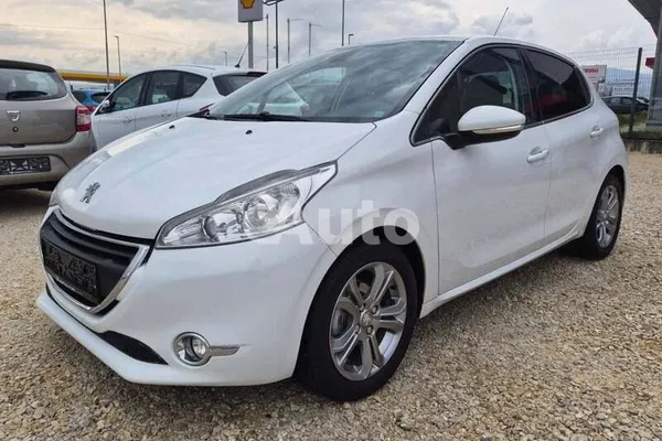 Peugeot 208 — polovni automobil