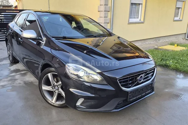 Volvo V40 — polovni automobil