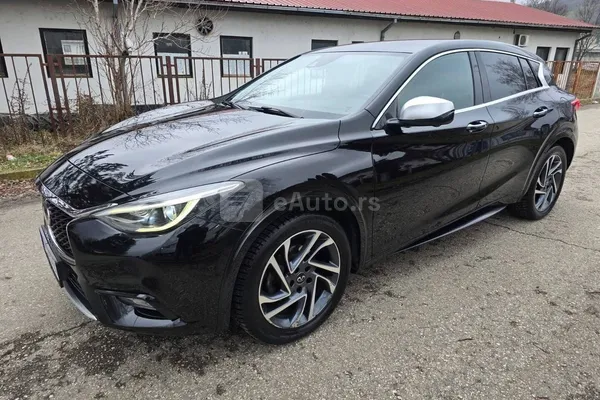 Infiniti Q30 — polovni automobil