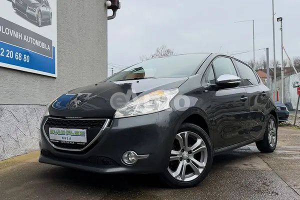 Peugeot 208 — polovni automobil