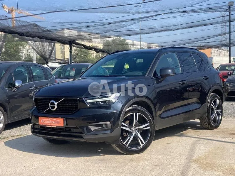 Volvo XC40 — polovni automobil