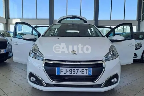 Peugeot 208 — polovni automobil