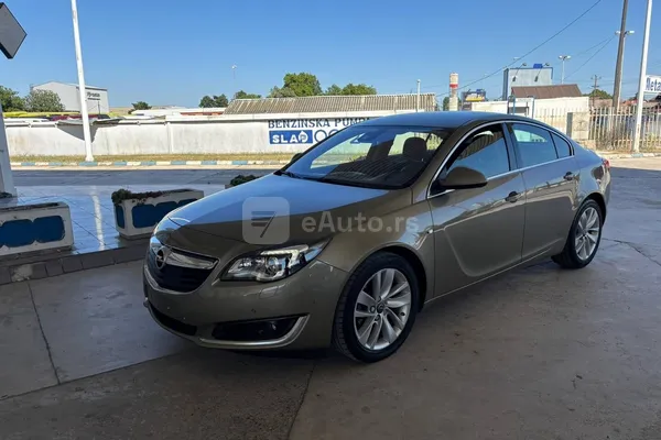 Opel Insignia — polovni automobil