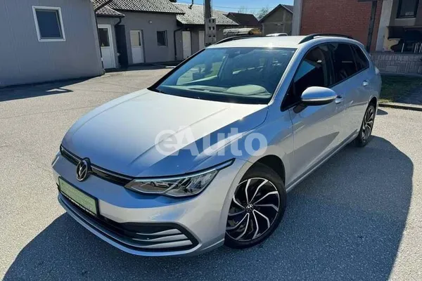Volkswagen Golf 8 — polovni automobil
